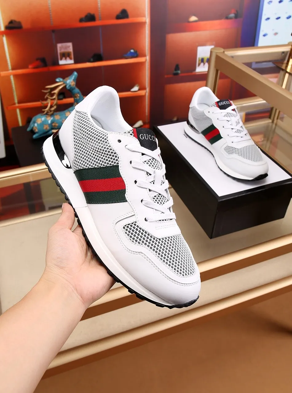 Factory price: 400💰 (GUCCI) The latest summer model from the official website🎁🎁casual and fashionable men's shoes👟, hot style💥The version is simple and elegant, exclusive for trendy men, trendy mesh fabric ➕The inner lining is made of sheepskin, soft and comfortable, black and white two-color optional, code number: 38-44, customized 45